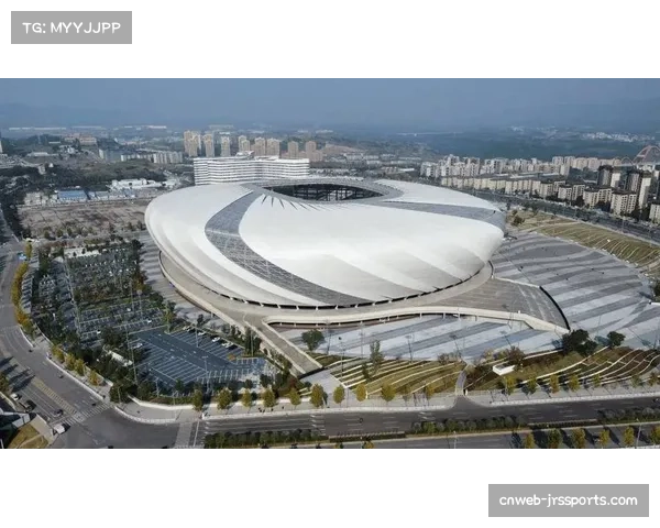 重庆龙兴足球场完成草皮更换，6万人专业球场迎中超首秀